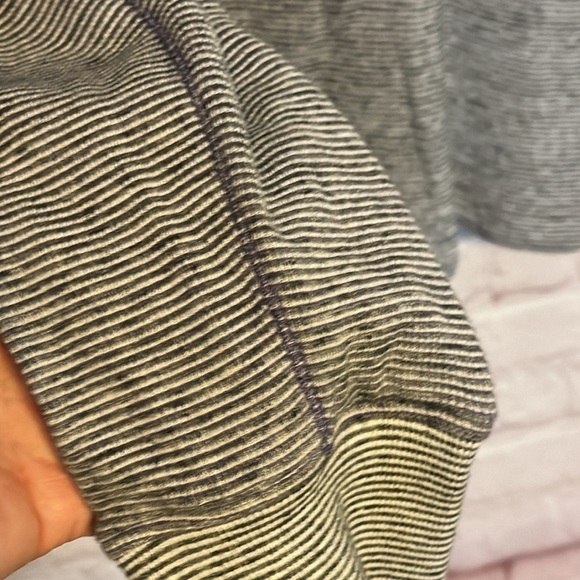 Robert Graham Classic Fit Sweater Size XL - Picture 8 of 8